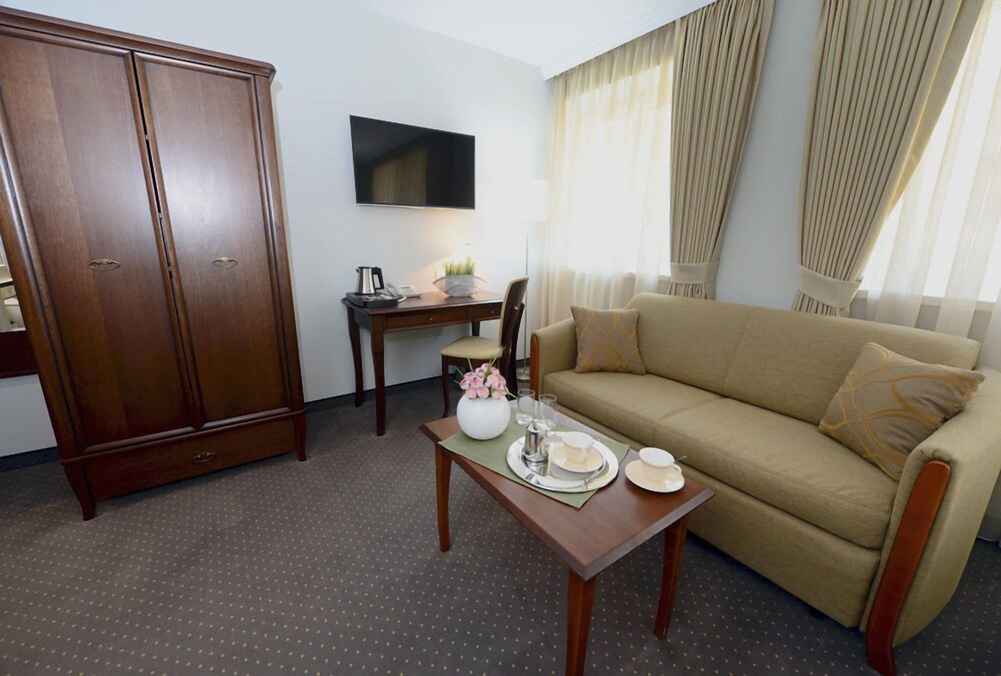 Alexandar Square Boutique Hotel สโกเปีย ภายนอก รูปภาพ