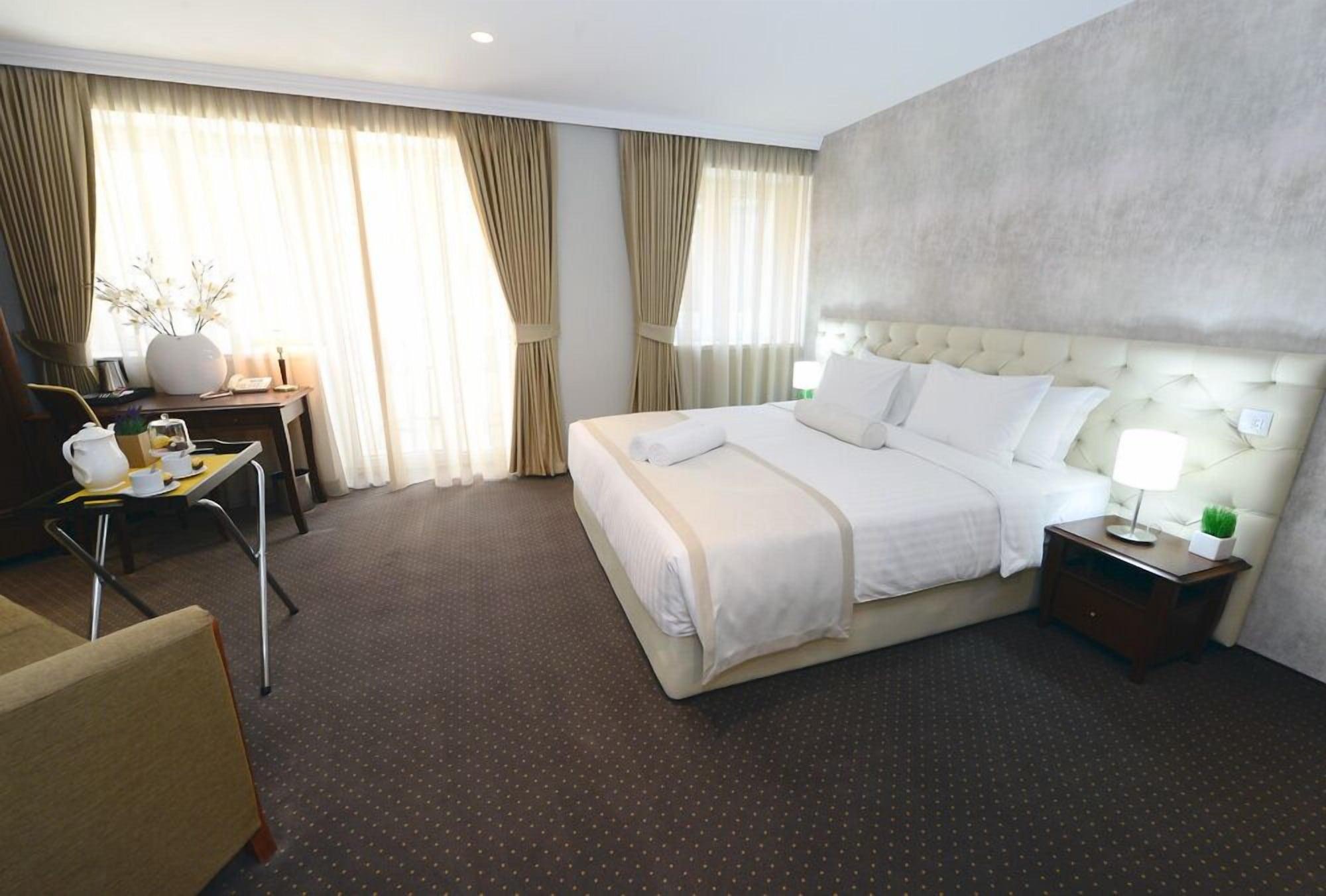Alexandar Square Boutique Hotel สโกเปีย ภายนอก รูปภาพ