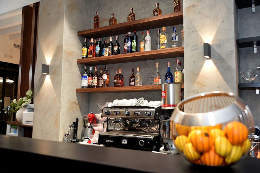 Alexandar Square Boutique Hotel สโกเปีย ภายนอก รูปภาพ