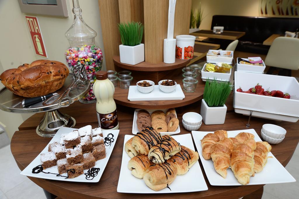 Alexandar Square Boutique Hotel สโกเปีย ภายนอก รูปภาพ