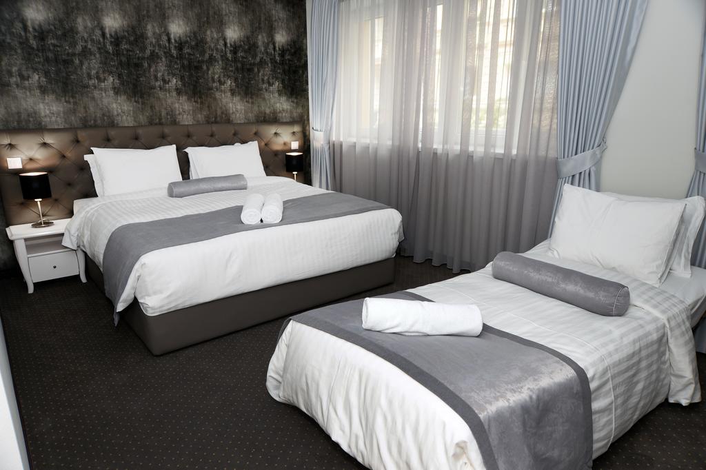 Alexandar Square Boutique Hotel สโกเปีย ภายนอก รูปภาพ